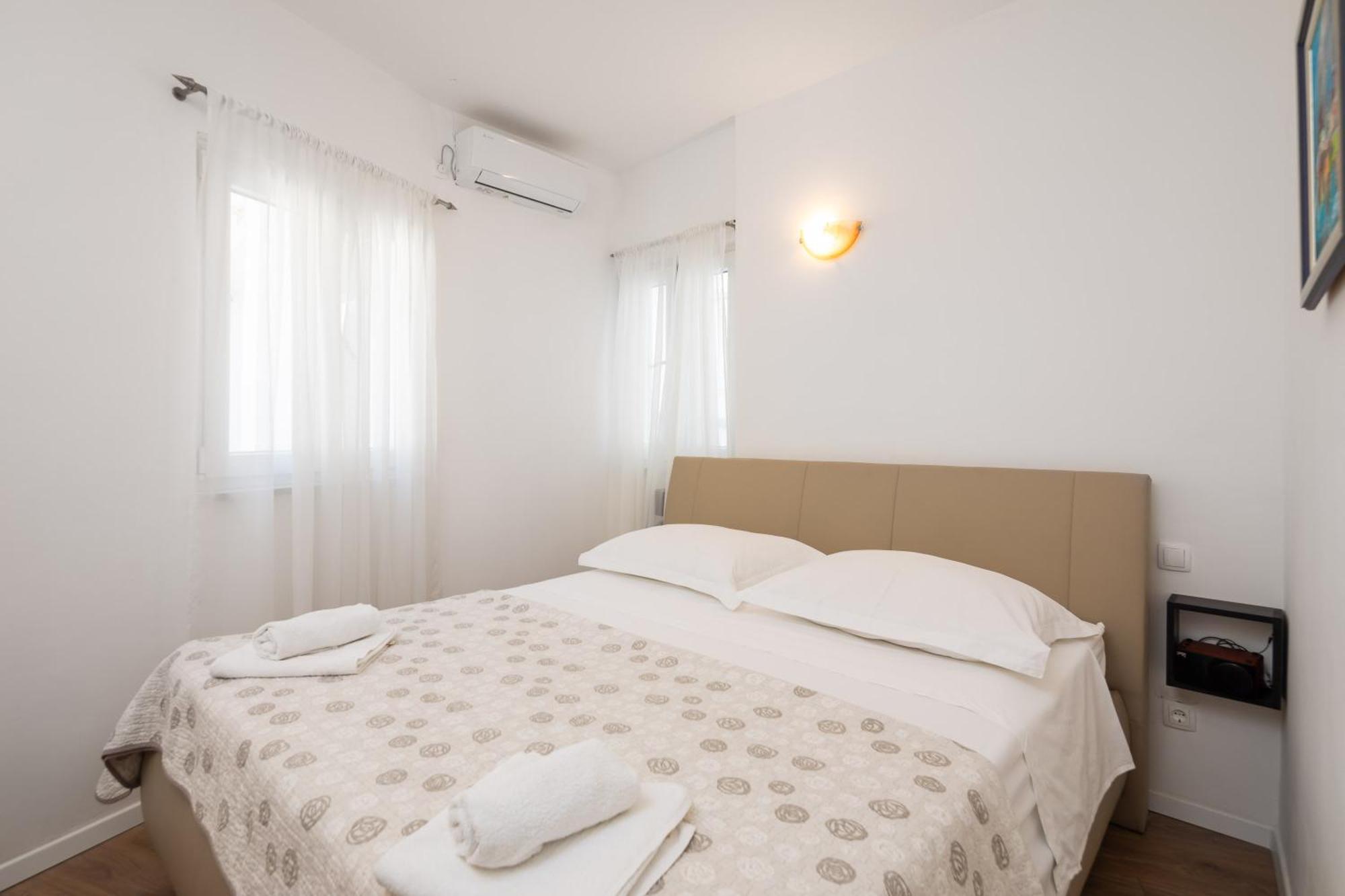 Caleta Seaview Suites II - Pool & Jacuzzi Lokva Rogoznica Exteriör bild